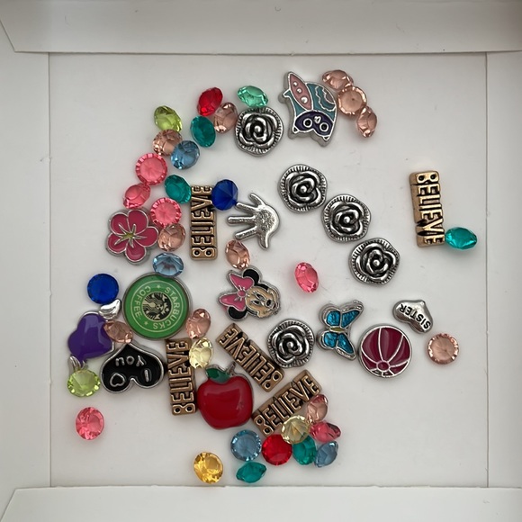 SET OF 2 FLOATING CHARM LOCKET AND NECKLACE - Picture 7 of 7